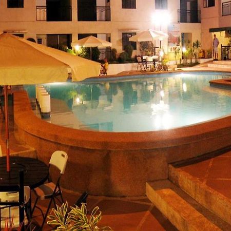 Lancaster Hotel Cebu Мактан Екстер'єр фото
