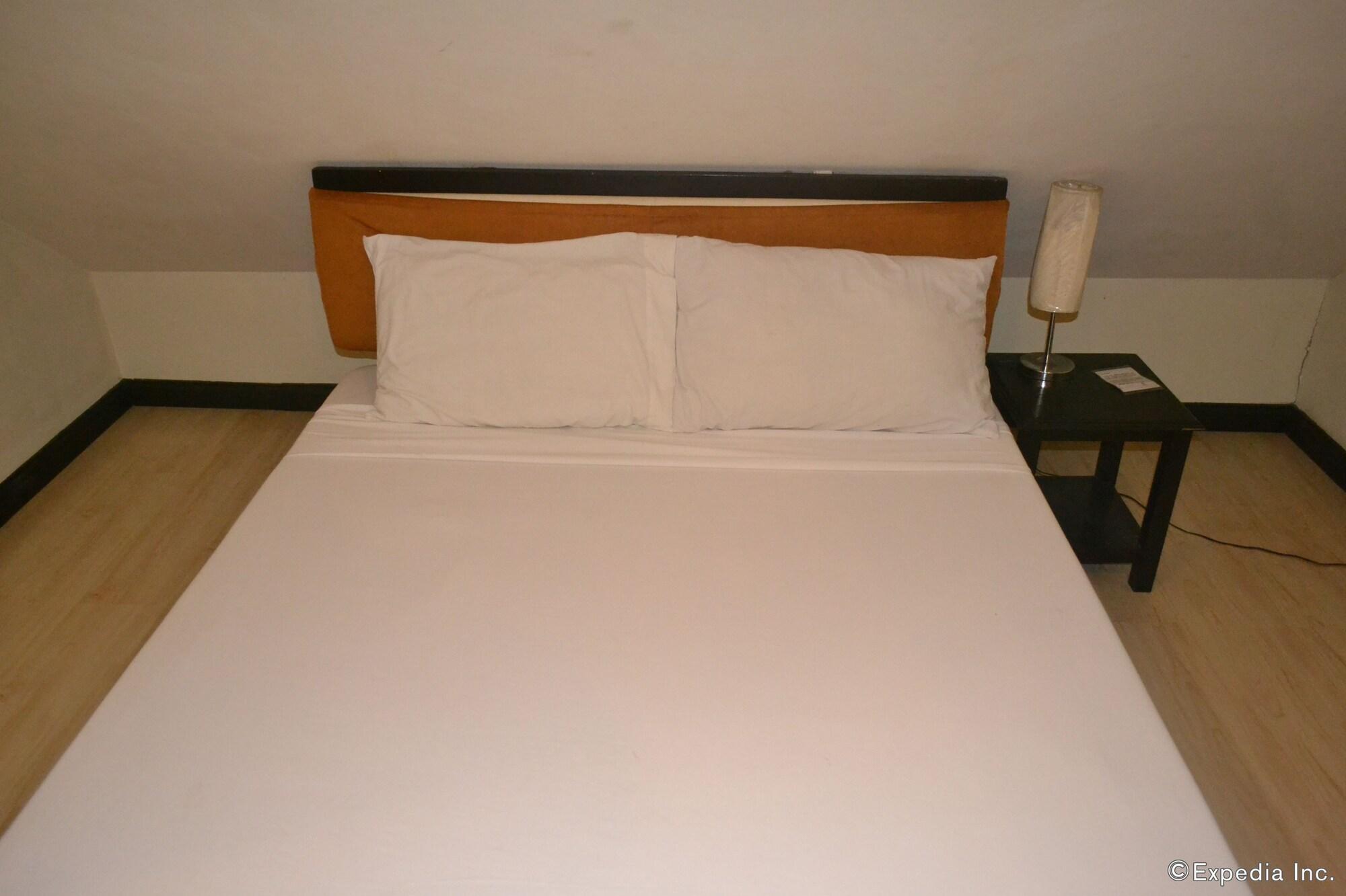 Lancaster Hotel Cebu Мактан Екстер'єр фото
