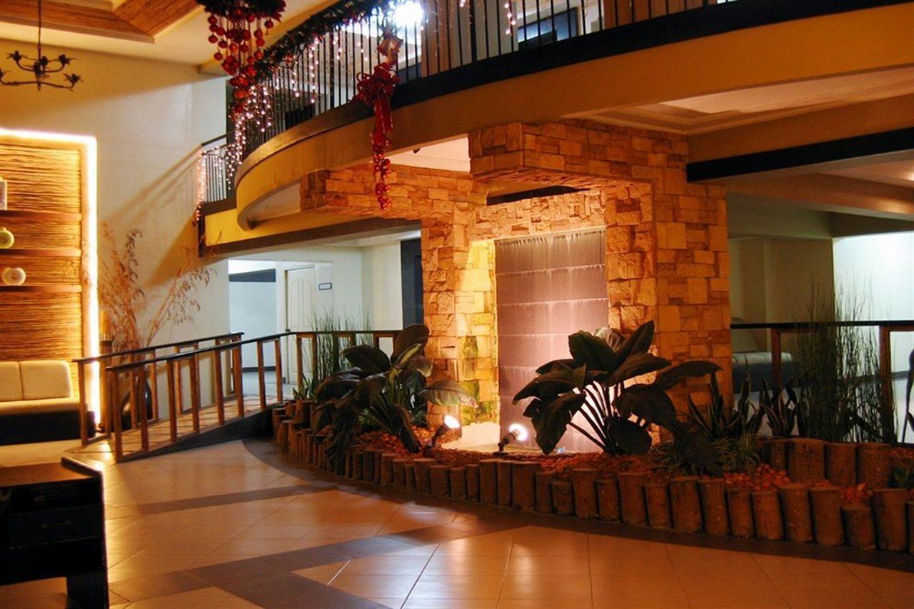 Lancaster Hotel Cebu Мактан Екстер'єр фото