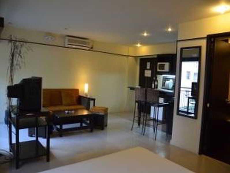 Lancaster Hotel Cebu Мактан Екстер'єр фото