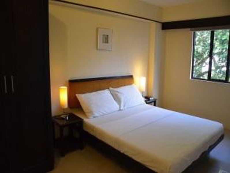 Lancaster Hotel Cebu Мактан Екстер'єр фото